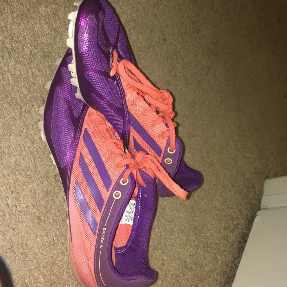 TRACK SHOES